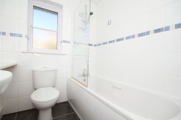 Shower Window Replacement in Groveland